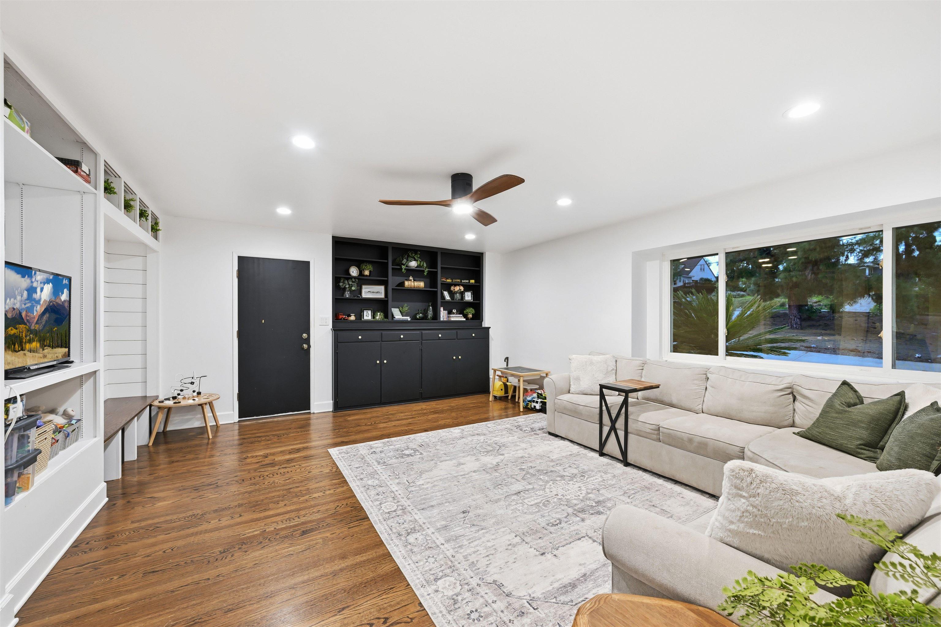 Detail Gallery Image 7 of 36 For 8615  Mariposa St, La Mesa,  CA 91941 - 4 Beds | 2/1 Baths