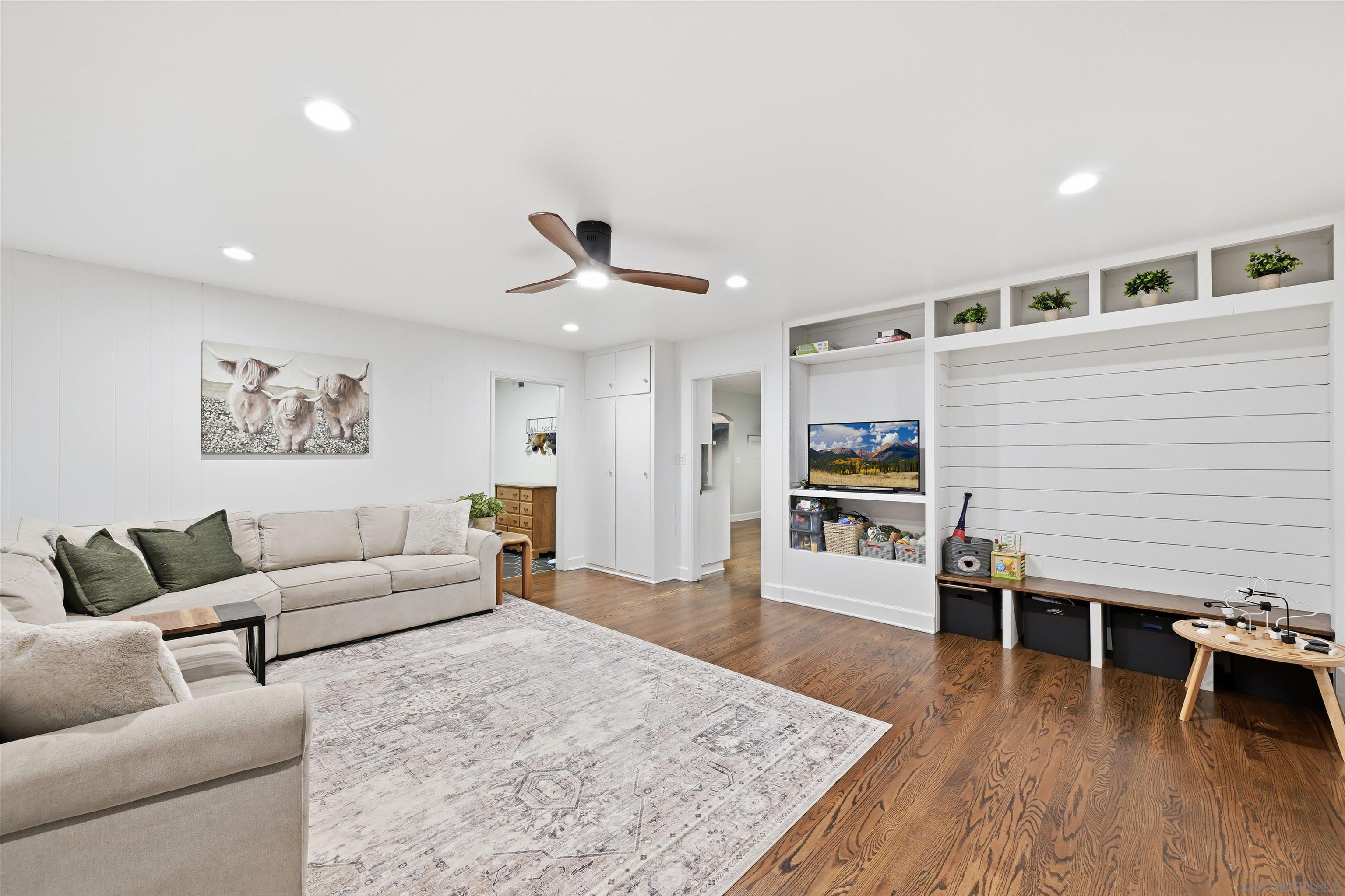 Detail Gallery Image 8 of 36 For 8615  Mariposa St, La Mesa,  CA 91941 - 4 Beds | 2/1 Baths