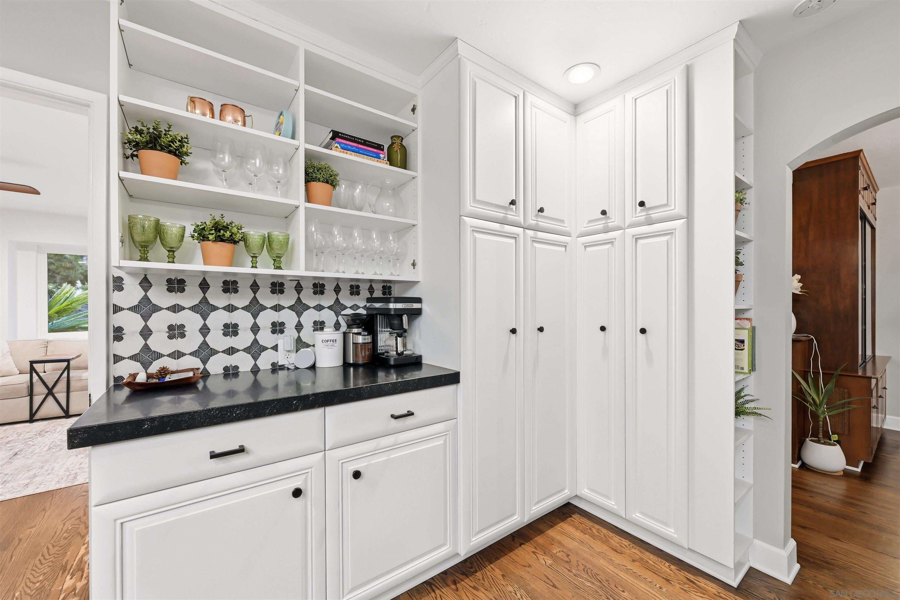 Detail Gallery Image 9 of 36 For 8615  Mariposa St, La Mesa,  CA 91941 - 4 Beds | 2/1 Baths