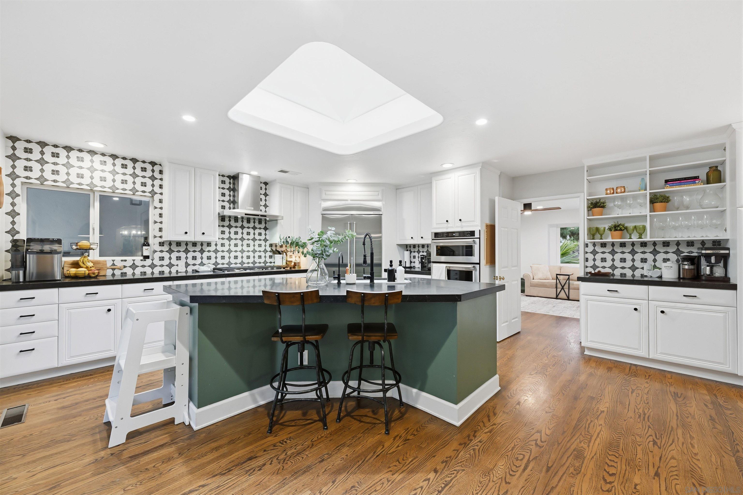 Detail Gallery Image 10 of 36 For 8615  Mariposa St, La Mesa,  CA 91941 - 4 Beds | 2/1 Baths