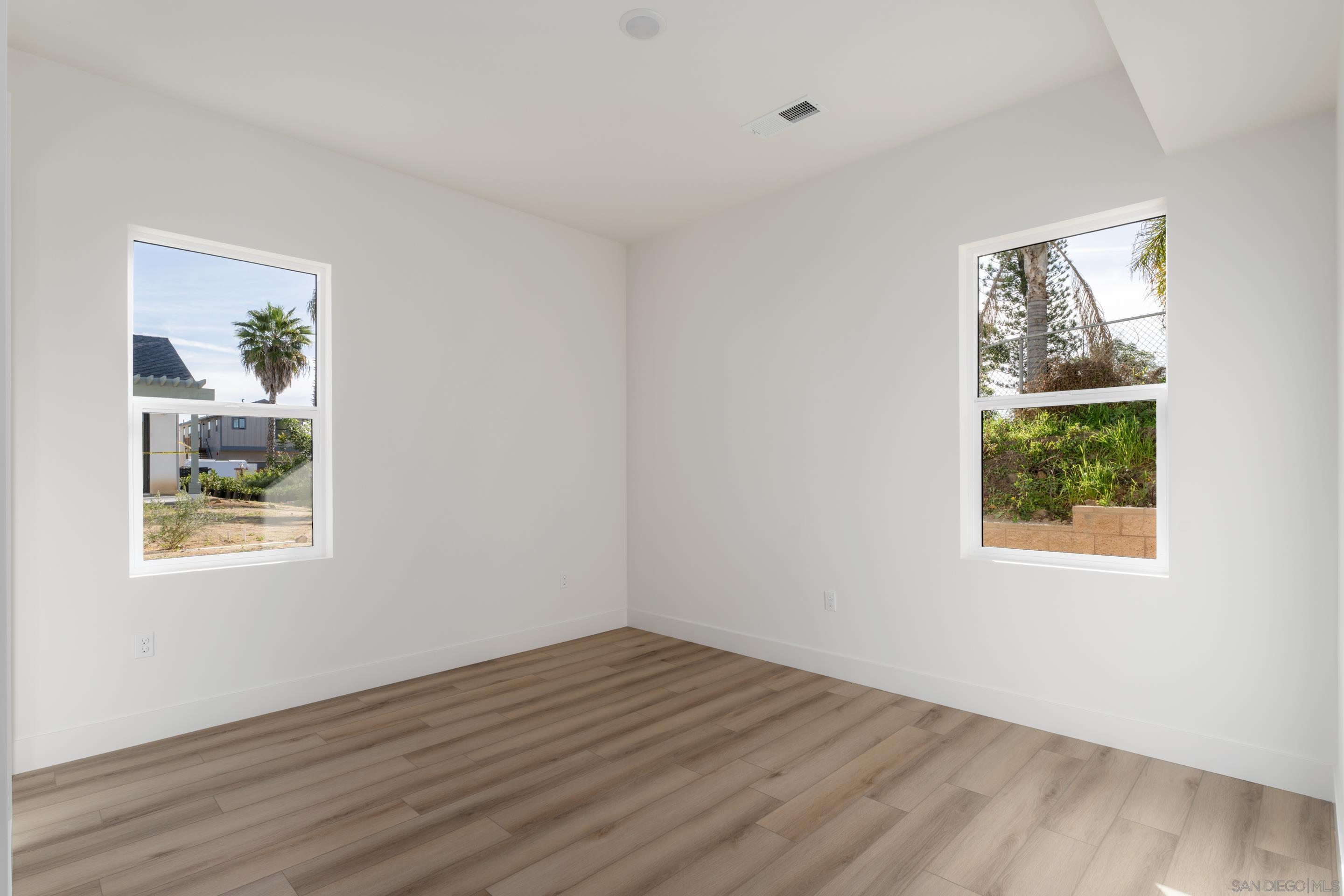 Detail Gallery Image 30 of 40 For 702  Passion Court, Vista,  CA 92083 - 3 Beds | 3 Baths