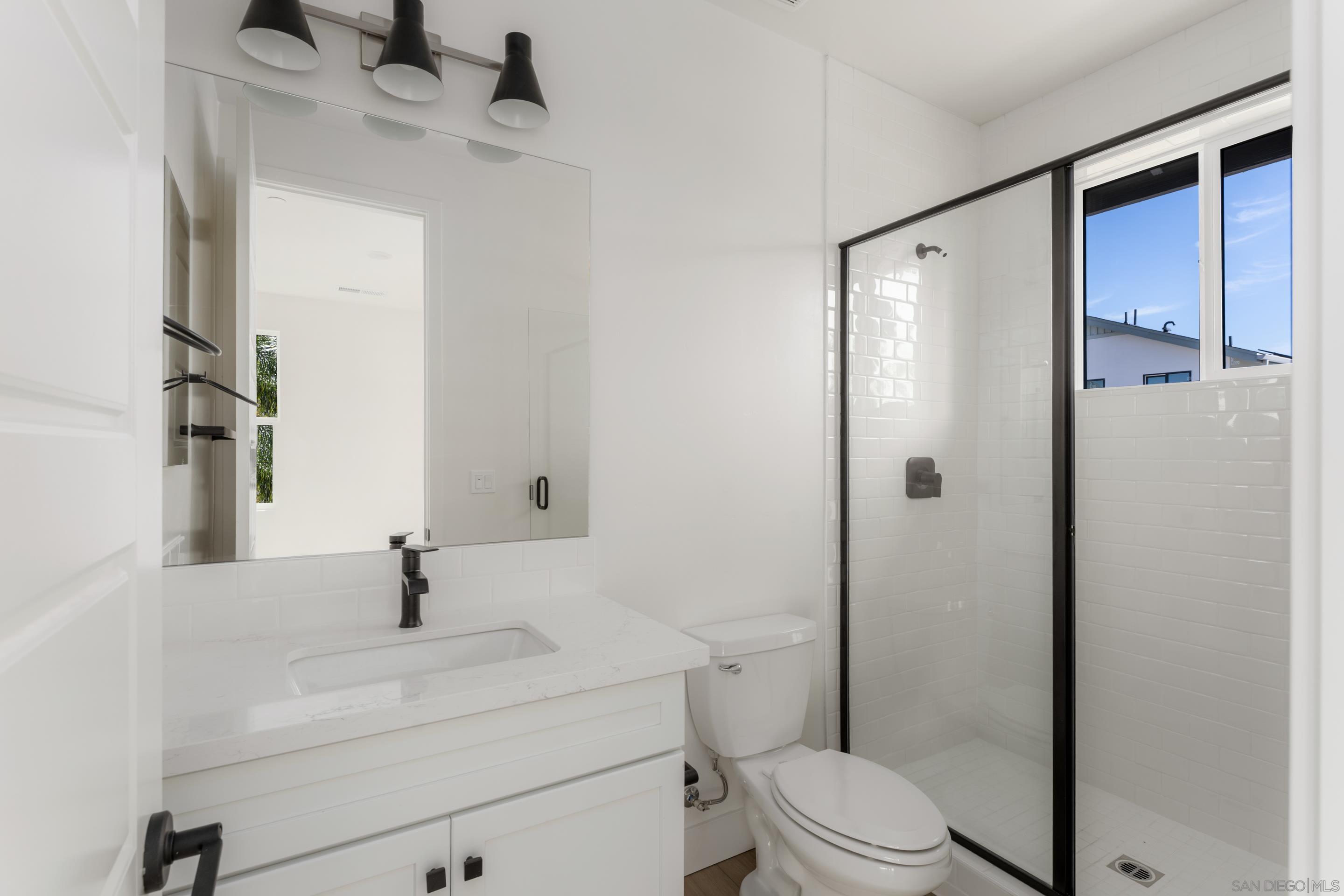 Detail Gallery Image 32 of 40 For 702  Passion Court, Vista,  CA 92083 - 3 Beds | 3 Baths