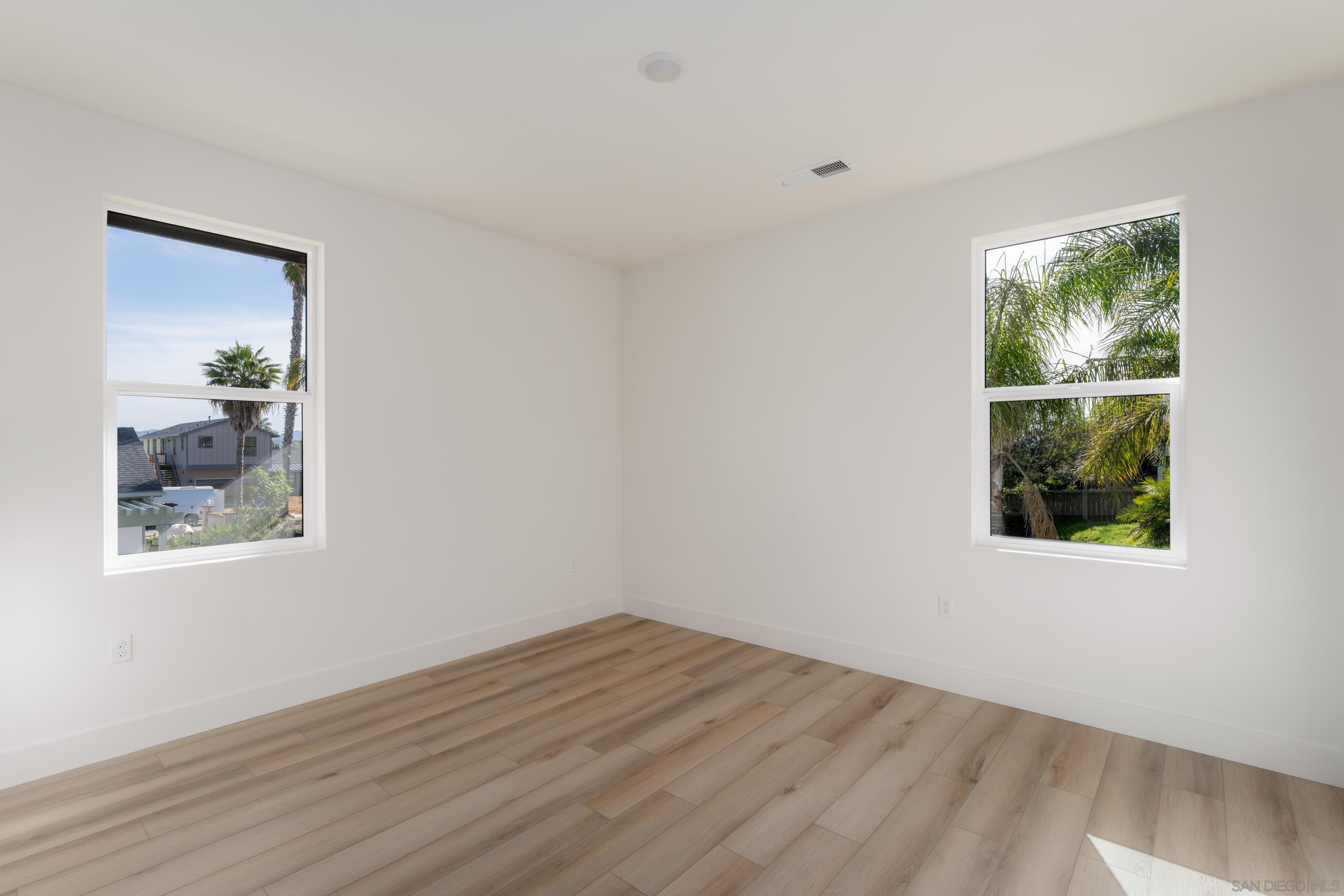 Detail Gallery Image 34 of 40 For 702  Passion Court, Vista,  CA 92083 - 3 Beds | 3 Baths