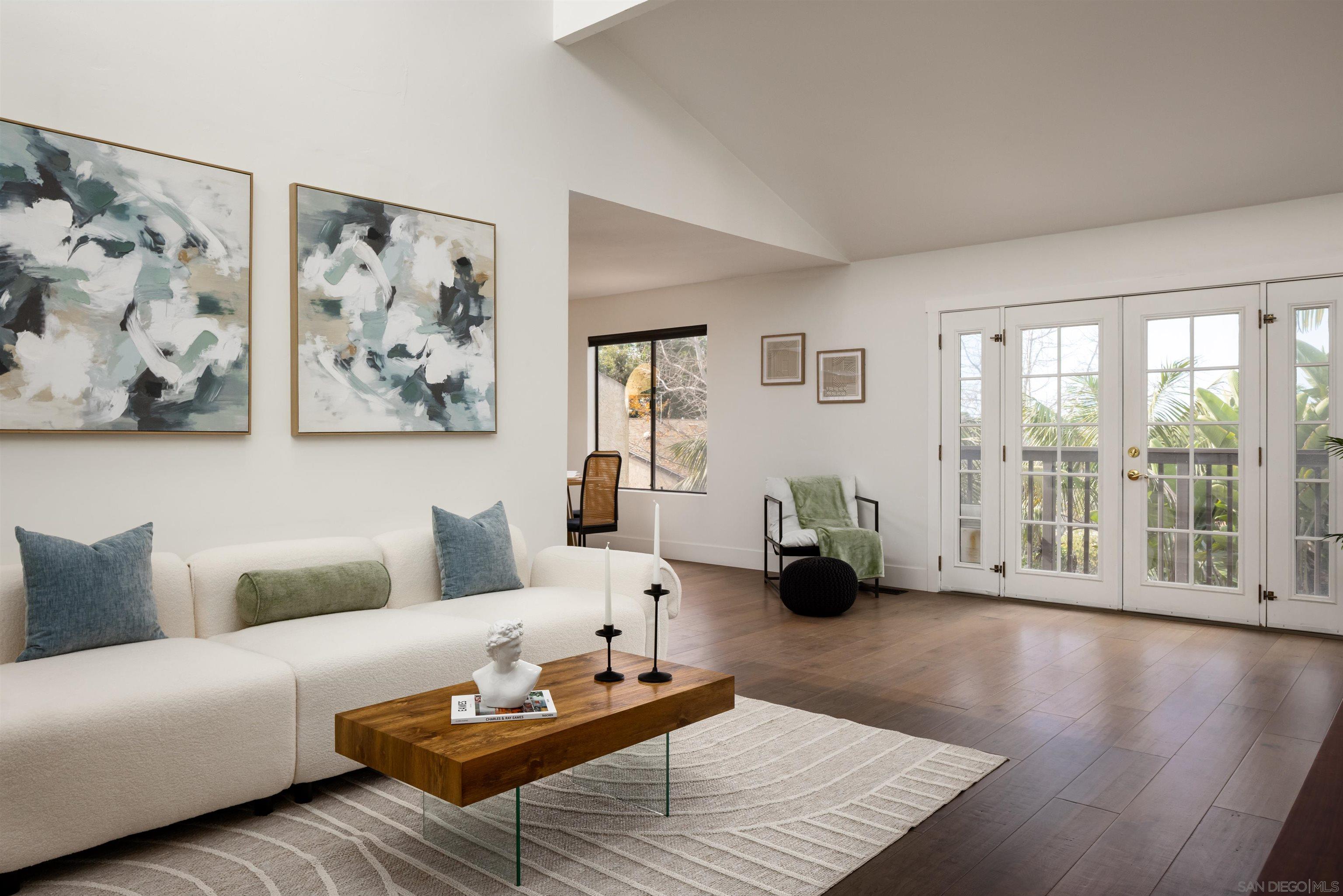 Detail Gallery Image 2 of 39 For 698  Hygeia Ave, Encinitas,  CA 92024 - 3 Beds | 2/1 Baths