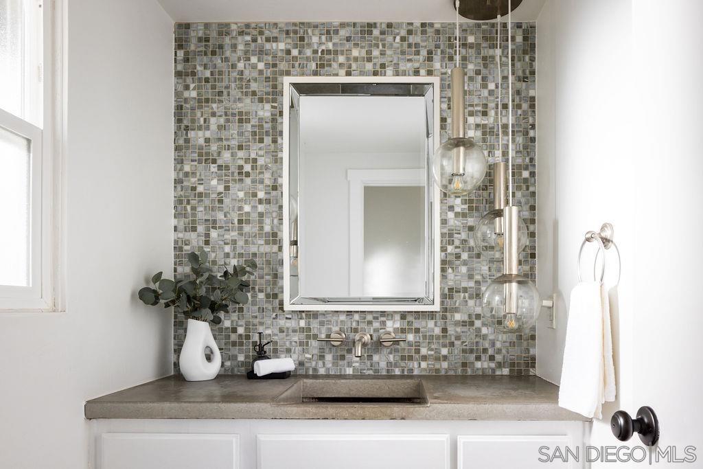 Detail Gallery Image 15 of 39 For 698  Hygeia Ave, Encinitas,  CA 92024 - 3 Beds | 2/1 Baths