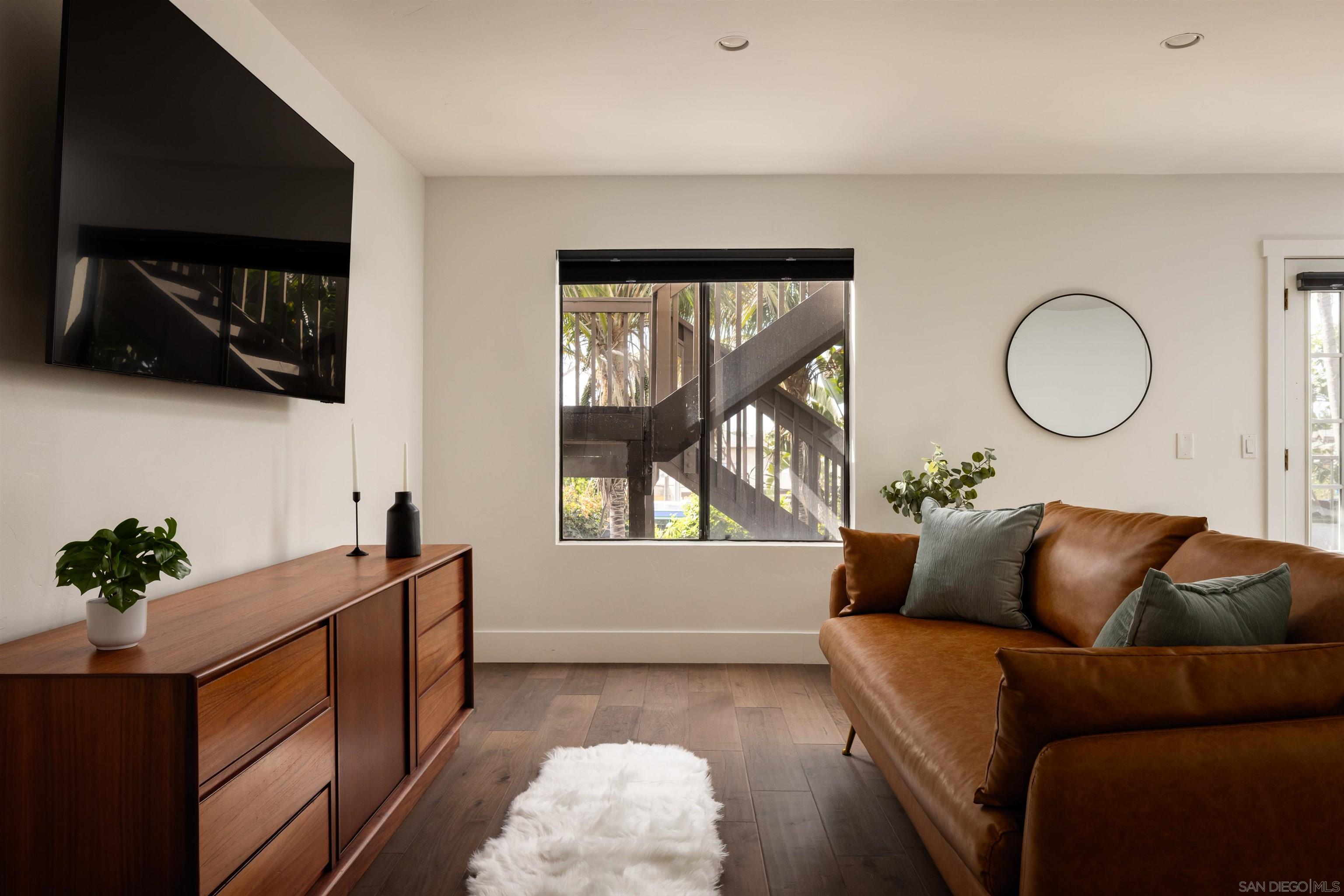 Detail Gallery Image 22 of 39 For 698  Hygeia Ave, Encinitas,  CA 92024 - 3 Beds | 2/1 Baths