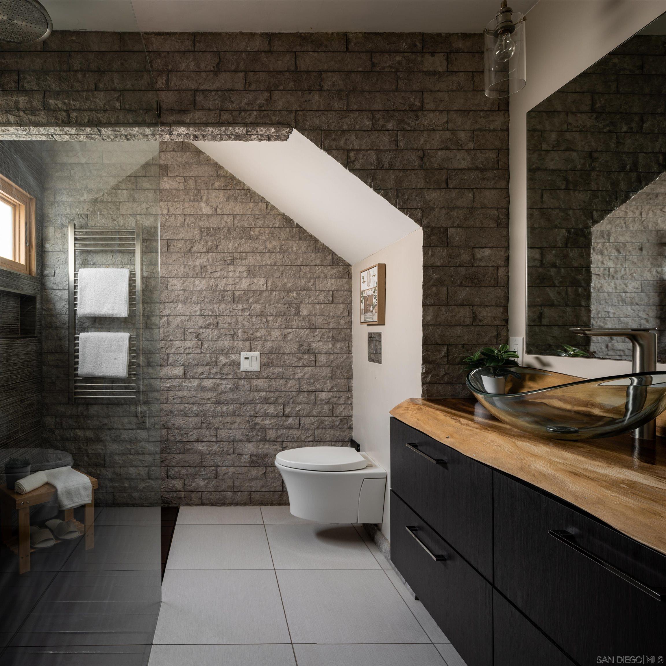 Detail Gallery Image 23 of 39 For 698  Hygeia Ave, Encinitas,  CA 92024 - 3 Beds | 2/1 Baths