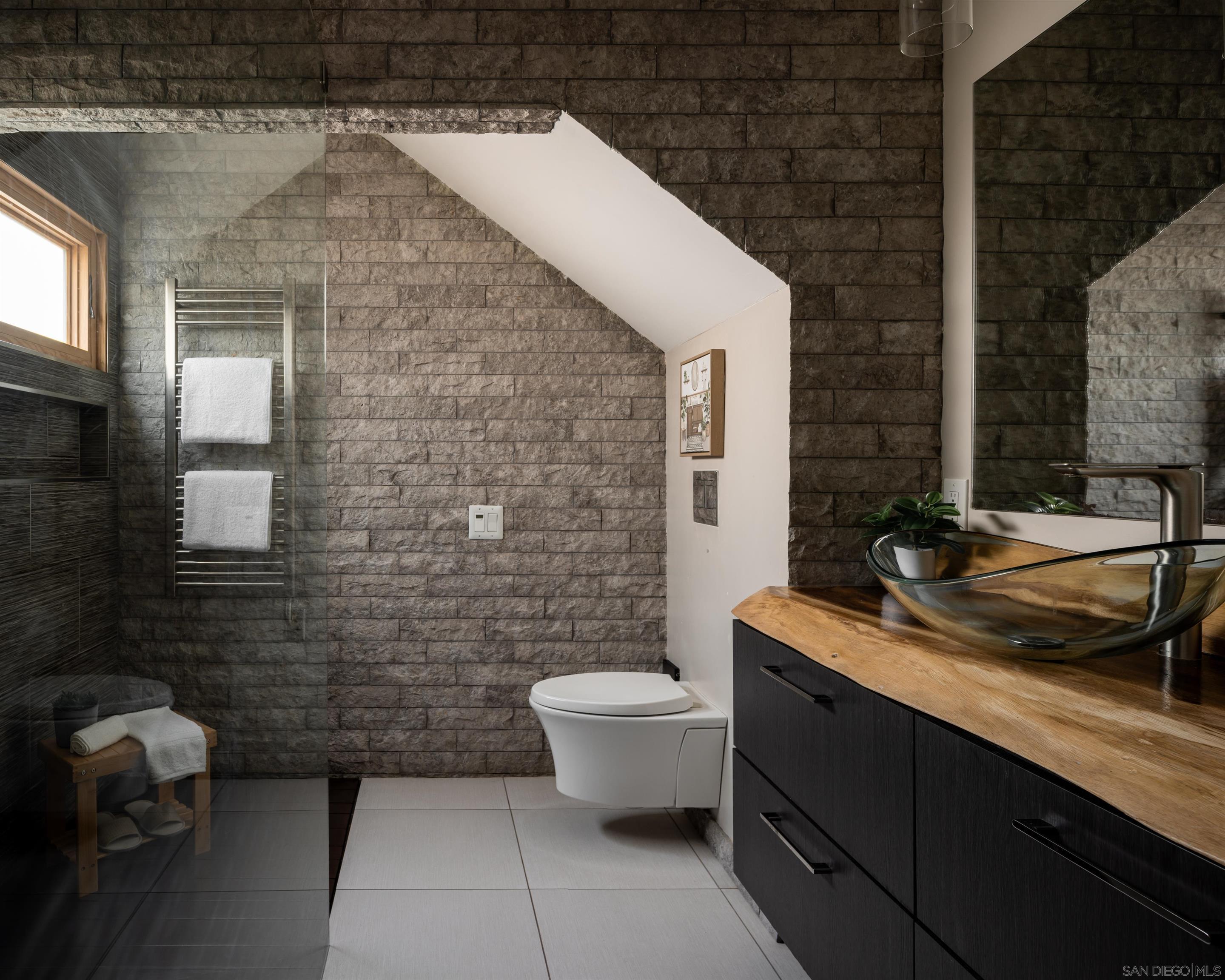 Detail Gallery Image 24 of 39 For 698  Hygeia Ave, Encinitas,  CA 92024 - 3 Beds | 2/1 Baths