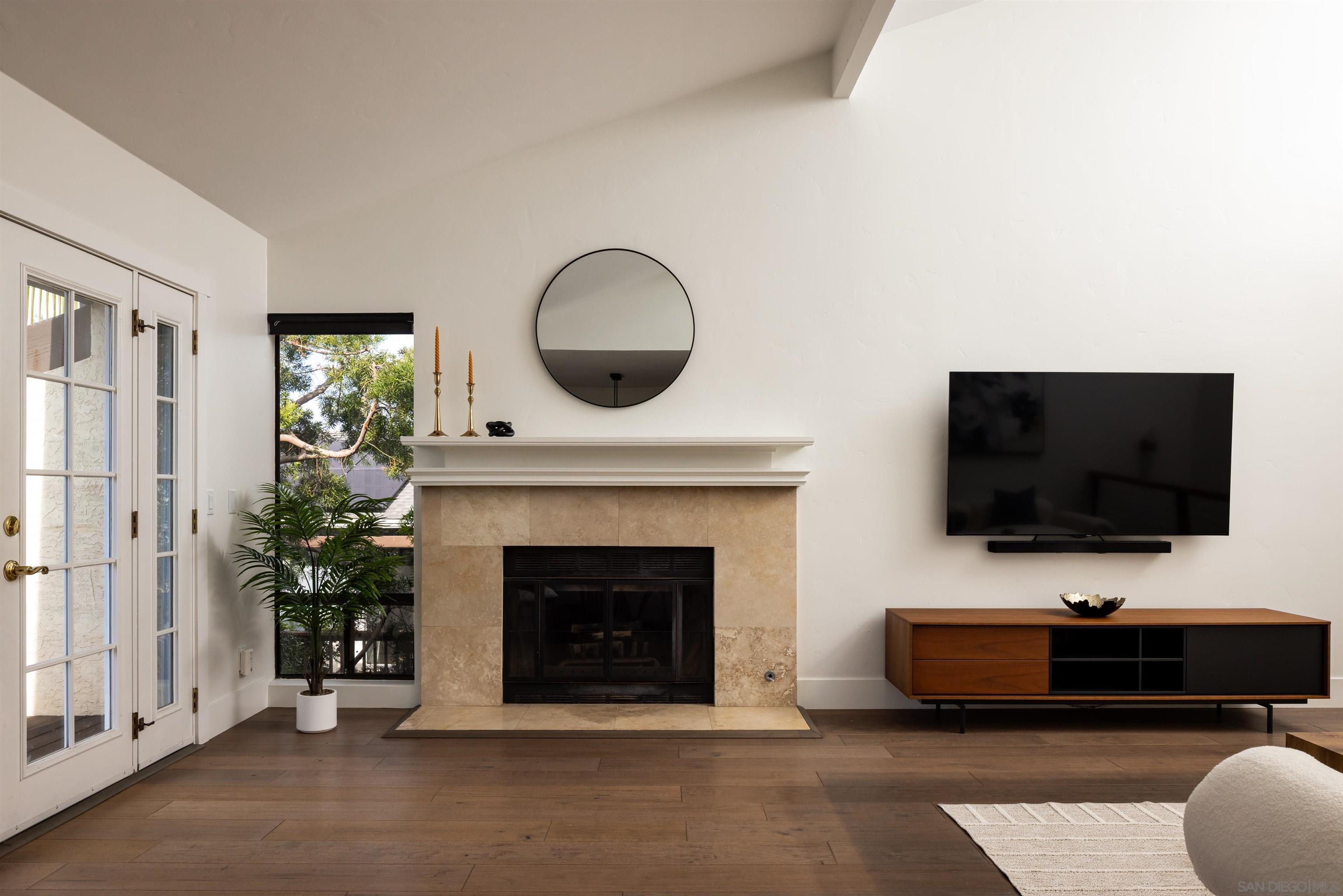 Detail Gallery Image 4 of 39 For 698  Hygeia Ave, Encinitas,  CA 92024 - 3 Beds | 2/1 Baths