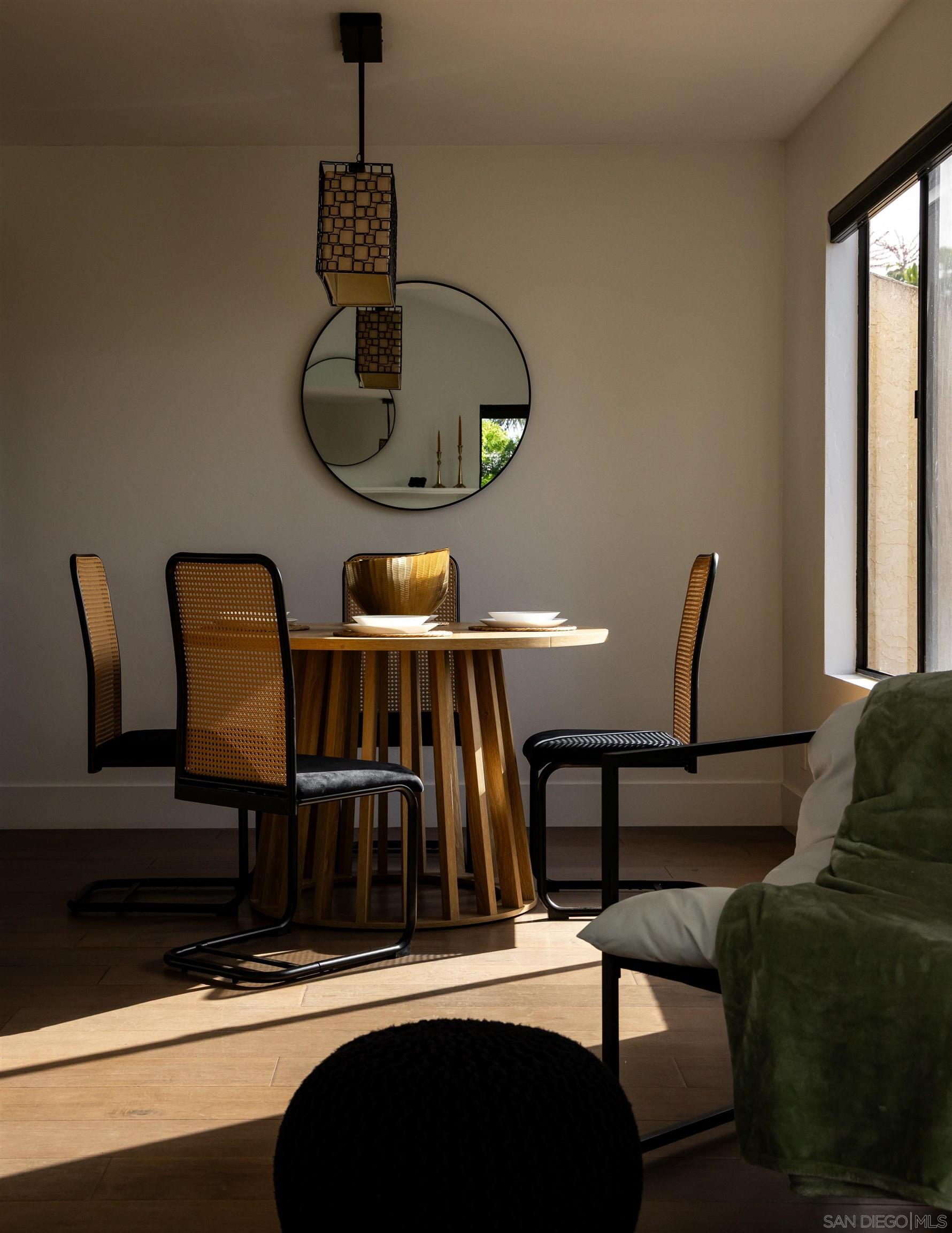 Detail Gallery Image 8 of 39 For 698  Hygeia Ave, Encinitas,  CA 92024 - 3 Beds | 2/1 Baths