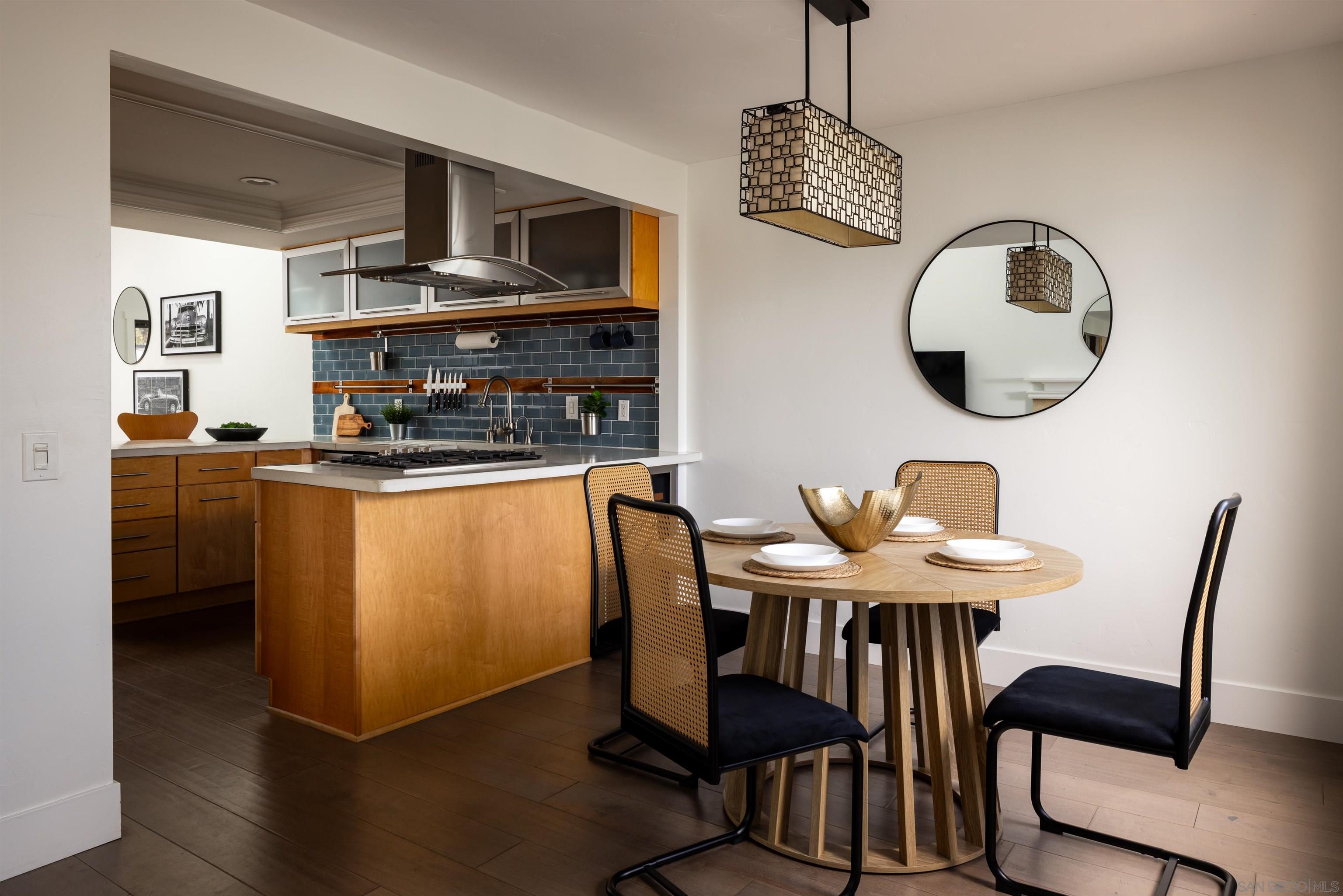 Detail Gallery Image 9 of 39 For 698  Hygeia Ave, Encinitas,  CA 92024 - 3 Beds | 2/1 Baths