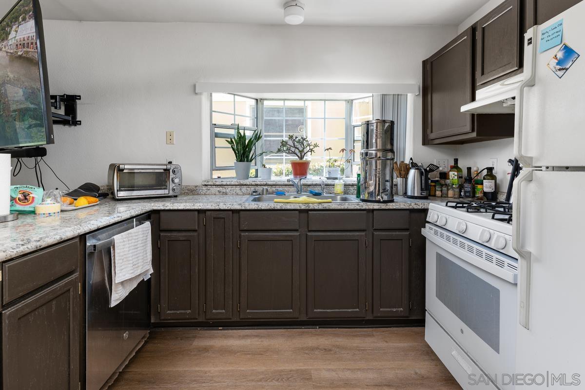 Detail Gallery Image 13 of 51 For 1956  Pacific Beach Dr, San Diego,  CA 92109 - – Beds | – Baths