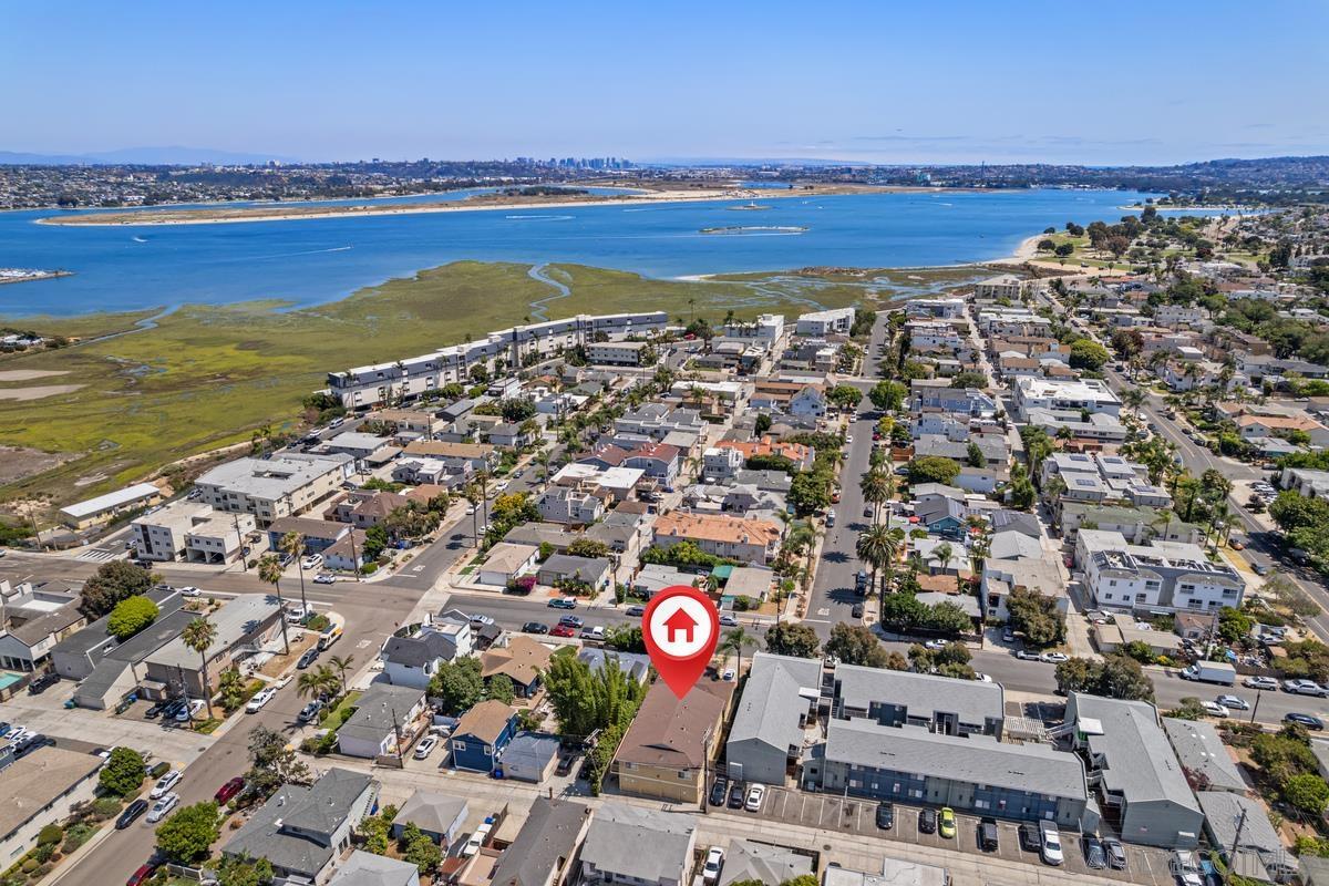 Detail Gallery Image 5 of 51 For 1956  Pacific Beach Dr, San Diego,  CA 92109 - – Beds | – Baths