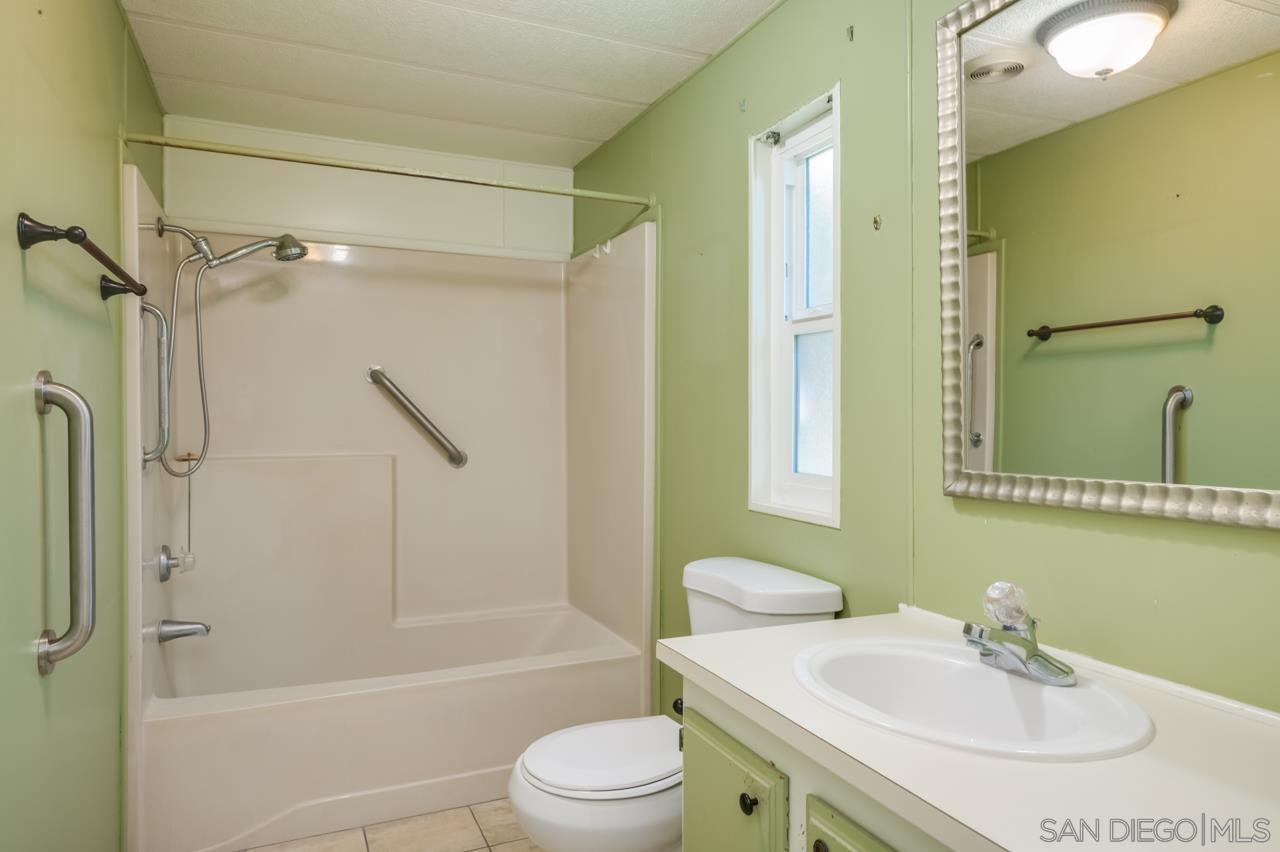 Detail Gallery Image 15 of 24 For 6460  Convoy Ct  #250,  San Diego,  CA 92117 - 2 Beds | 2 Baths