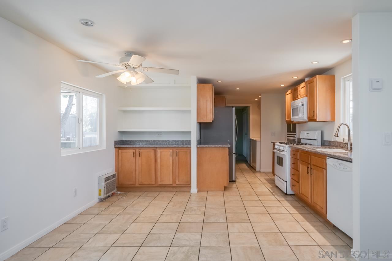 Detail Gallery Image 7 of 24 For 6460  Convoy Ct  #250,  San Diego,  CA 92117 - 2 Beds | 2 Baths