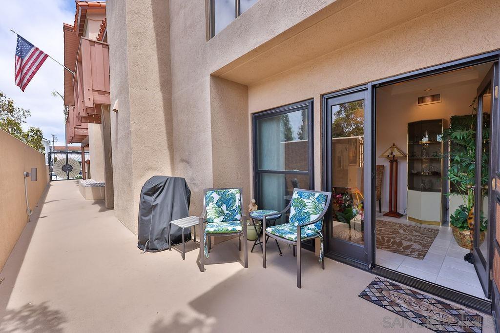 Detail Gallery Image 2 of 35 For 835  D Ave  #4,  Coronado,  CA 92118 - 2 Beds | 2/1 Baths