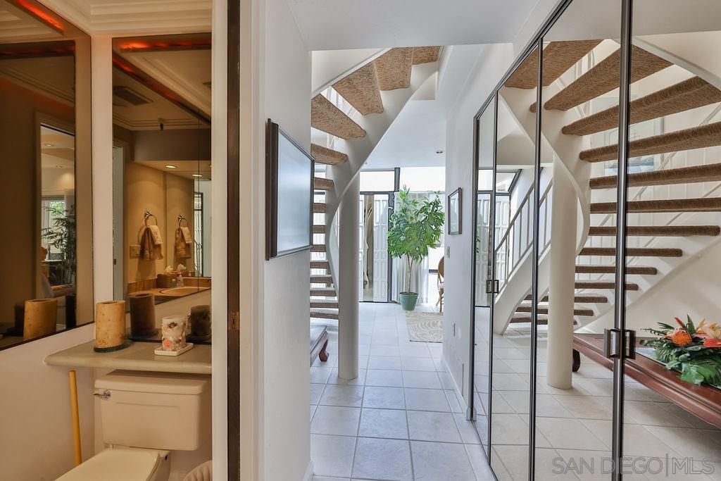 Detail Gallery Image 16 of 35 For 835  D Ave  #4,  Coronado,  CA 92118 - 2 Beds | 2/1 Baths