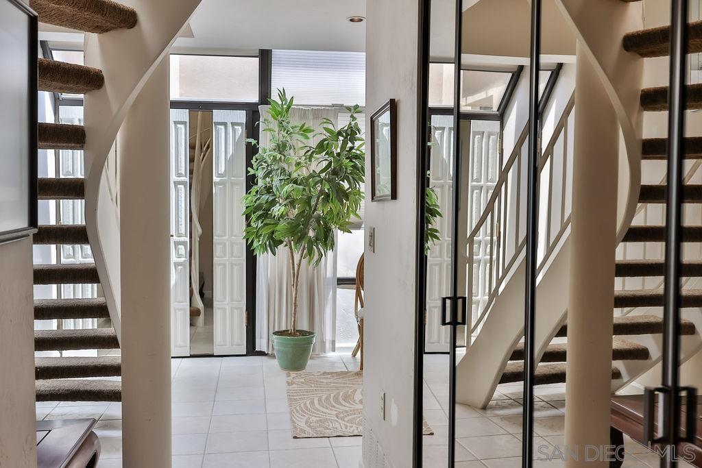 Detail Gallery Image 18 of 35 For 835  D Ave  #4,  Coronado,  CA 92118 - 2 Beds | 2/1 Baths