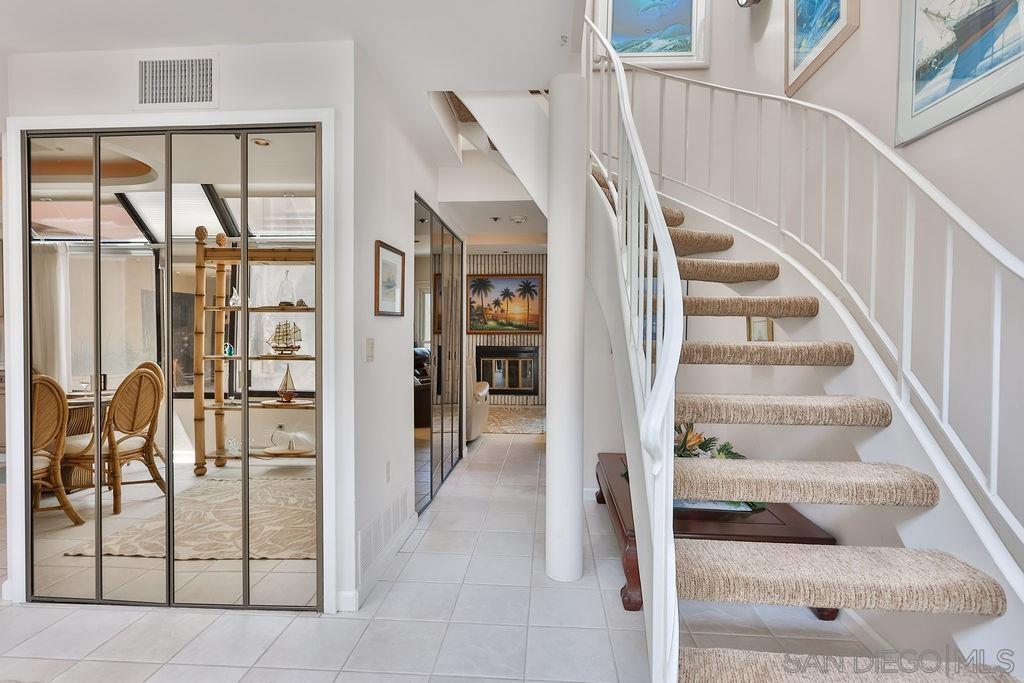 Detail Gallery Image 19 of 35 For 835  D Ave  #4,  Coronado,  CA 92118 - 2 Beds | 2/1 Baths