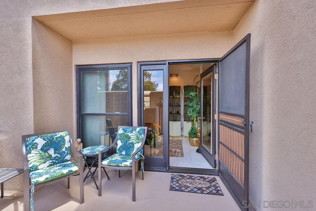 Detail Gallery Image 3 of 35 For 835  D Ave  #4,  Coronado,  CA 92118 - 2 Beds | 2/1 Baths