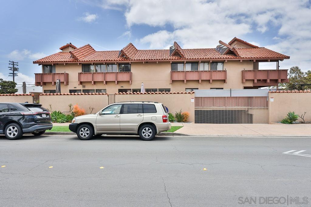 Detail Gallery Image 34 of 35 For 835  D Ave  #4,  Coronado,  CA 92118 - 2 Beds | 2/1 Baths