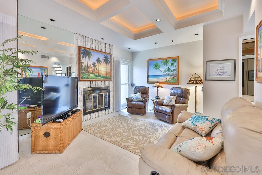 Detail Gallery Image 8 of 35 For 835  D Ave  #4,  Coronado,  CA 92118 - 2 Beds | 2/1 Baths