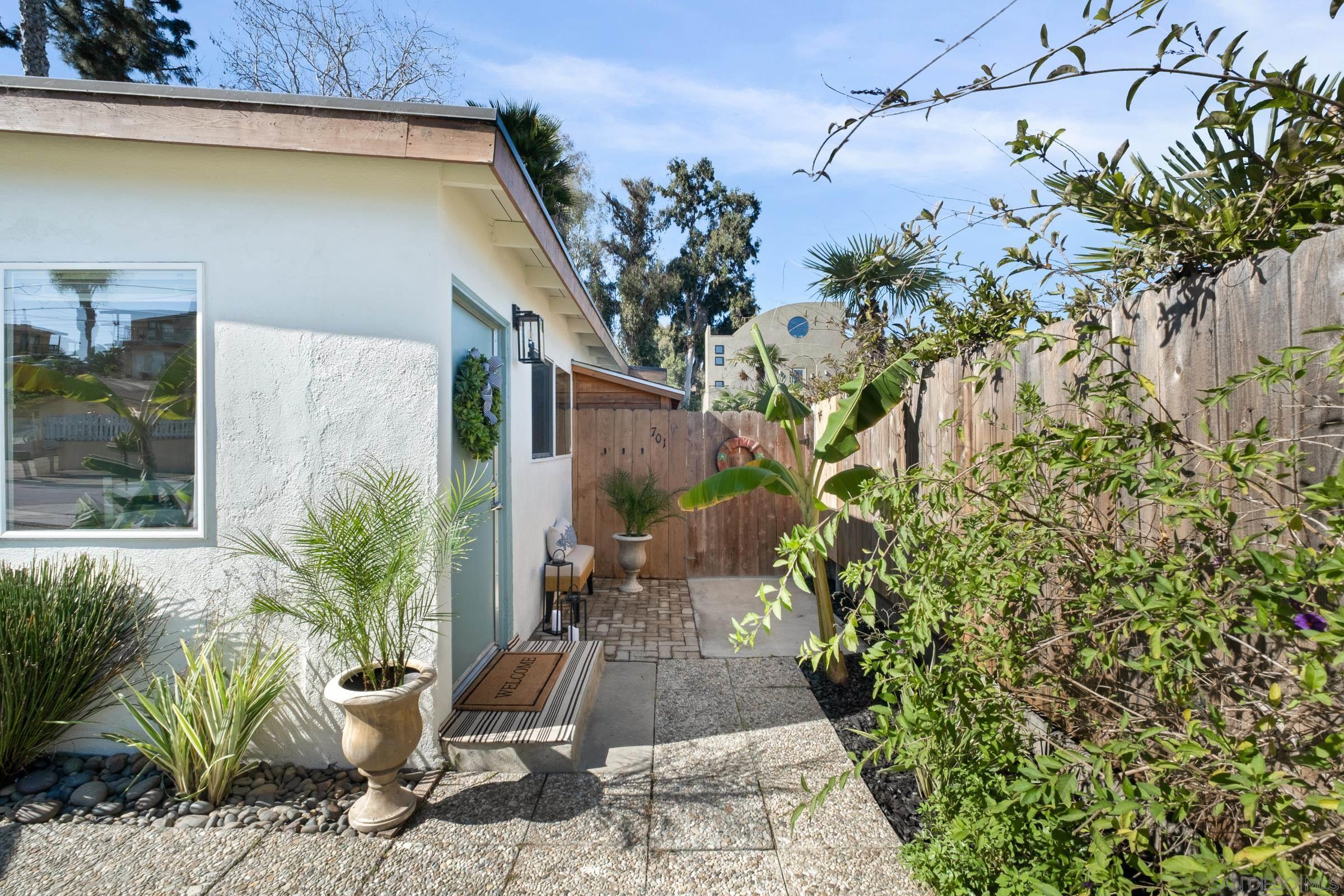 Detail Gallery Image 12 of 38 For 701  Valley Ave, Solana Beach,  CA 92075 - 3 Beds | 2 Baths