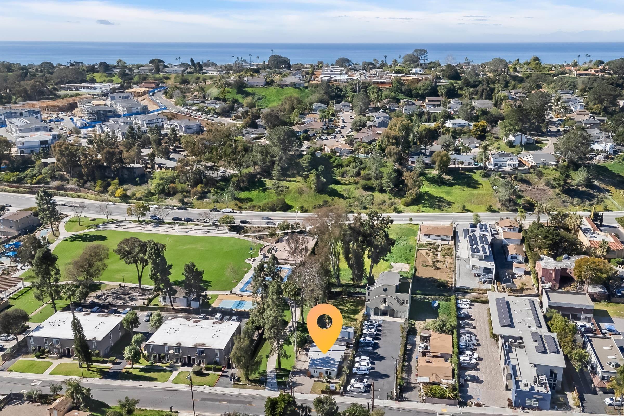 Detail Gallery Image 3 of 38 For 701  Valley Ave, Solana Beach,  CA 92075 - 3 Beds | 2 Baths