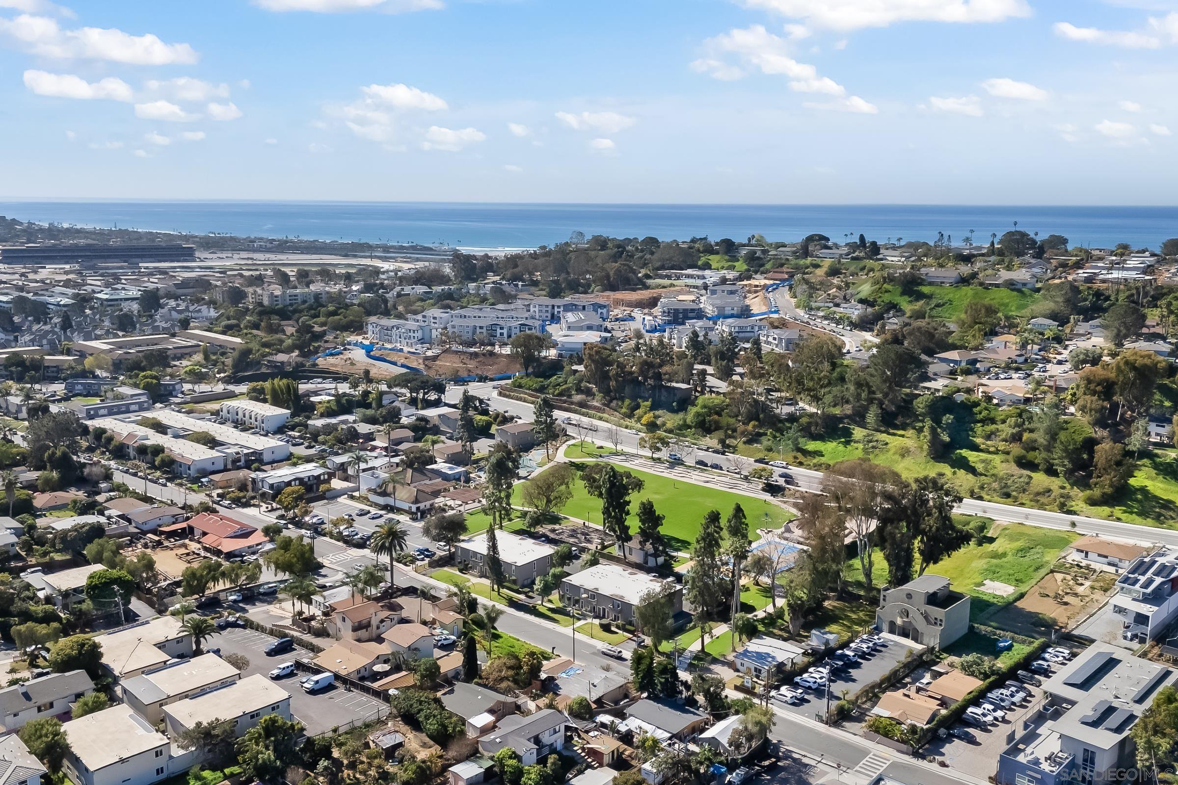 Detail Gallery Image 4 of 38 For 701  Valley Ave, Solana Beach,  CA 92075 - 3 Beds | 2 Baths