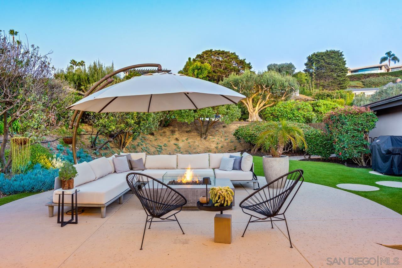 Detail Gallery Image 11 of 75 For 7846  Esterel Dr, La Jolla,  CA 92037 - 4 Beds | 3/1 Baths