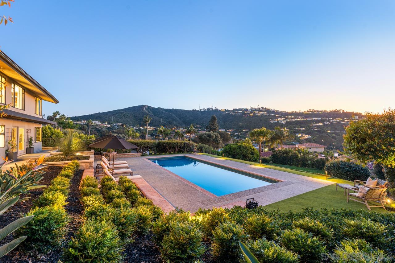 Detail Gallery Image 15 of 75 For 7846  Esterel Dr, La Jolla,  CA 92037 - 4 Beds | 3/1 Baths