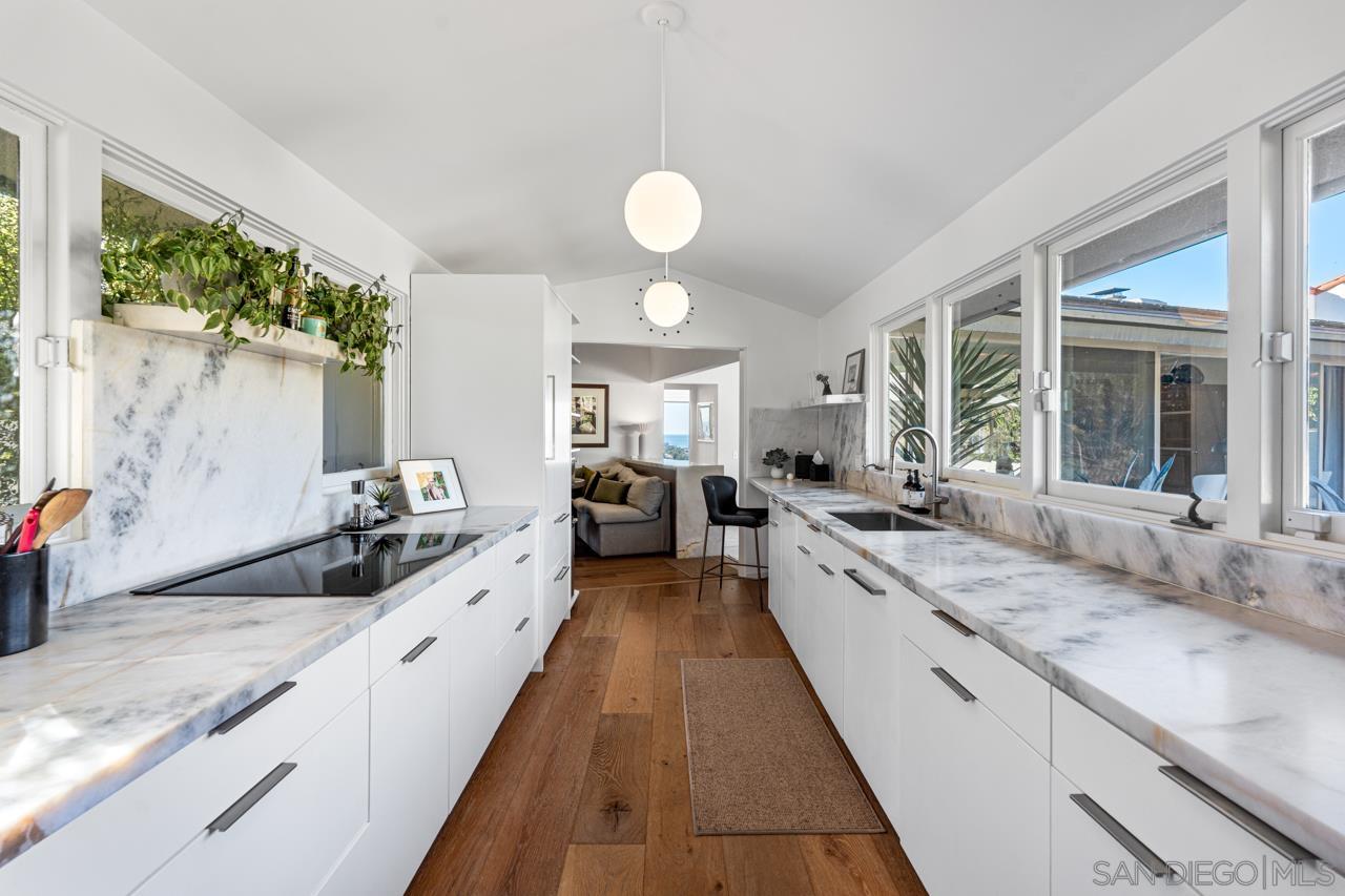 Detail Gallery Image 46 of 75 For 7846  Esterel Dr, La Jolla,  CA 92037 - 4 Beds | 3/1 Baths