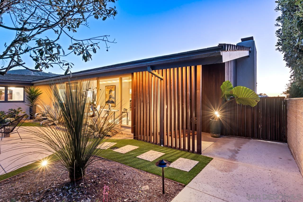 Detail Gallery Image 6 of 75 For 7846  Esterel Dr, La Jolla,  CA 92037 - 4 Beds | 3/1 Baths