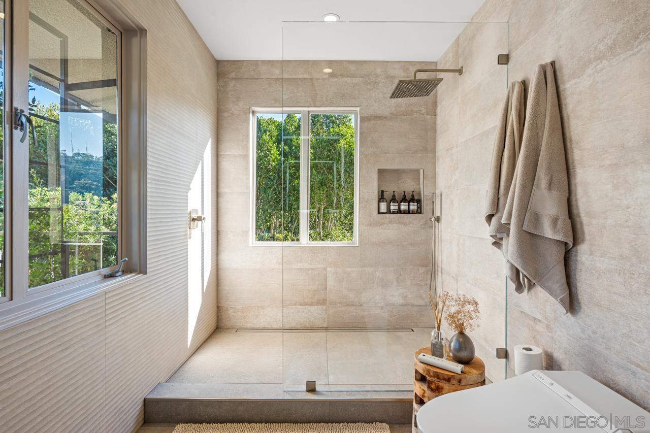 Detail Gallery Image 54 of 75 For 7846  Esterel Dr, La Jolla,  CA 92037 - 4 Beds | 3/1 Baths