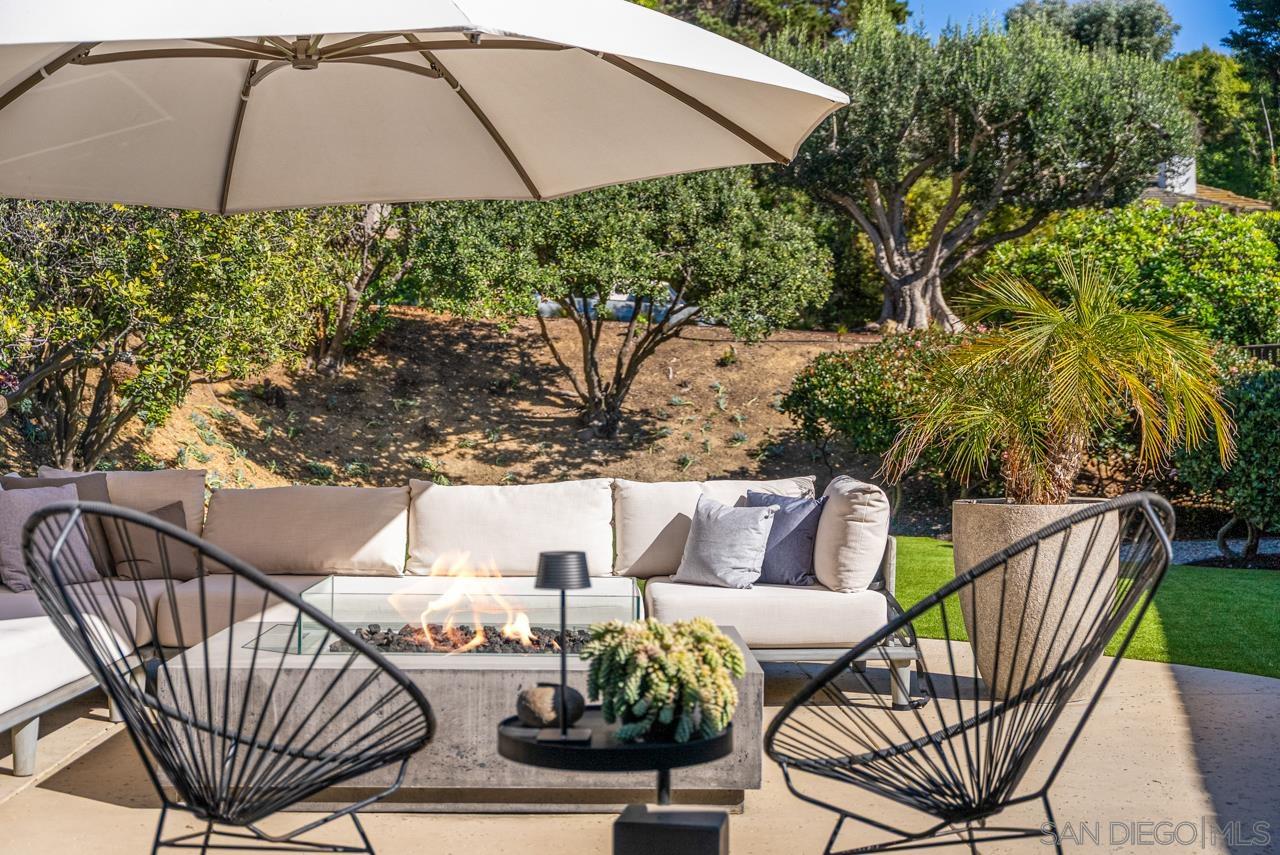 Detail Gallery Image 9 of 75 For 7846  Esterel Dr, La Jolla,  CA 92037 - 4 Beds | 3/1 Baths