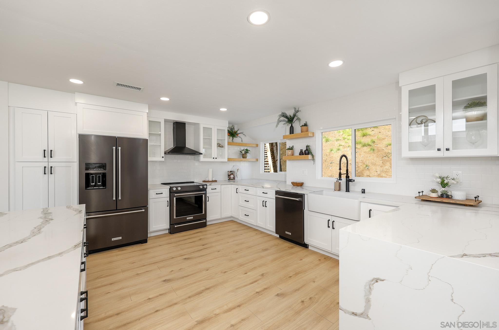 Detail Gallery Image 13 of 69 For 10720  Old Saybrook Dr, San Diego,  CA 92129 - 4 Beds | 2/1 Baths