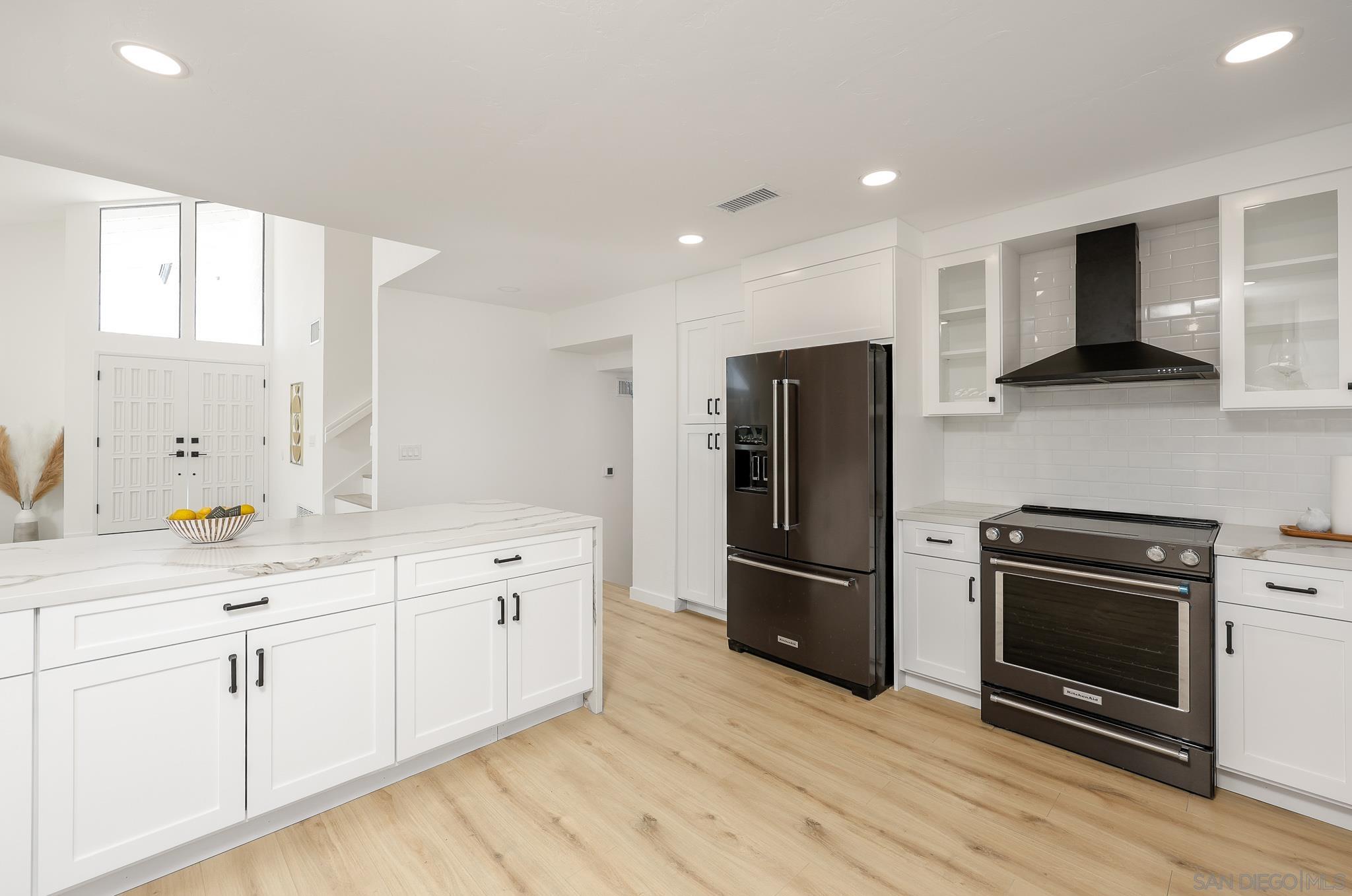 Detail Gallery Image 14 of 69 For 10720  Old Saybrook Dr, San Diego,  CA 92129 - 4 Beds | 2/1 Baths