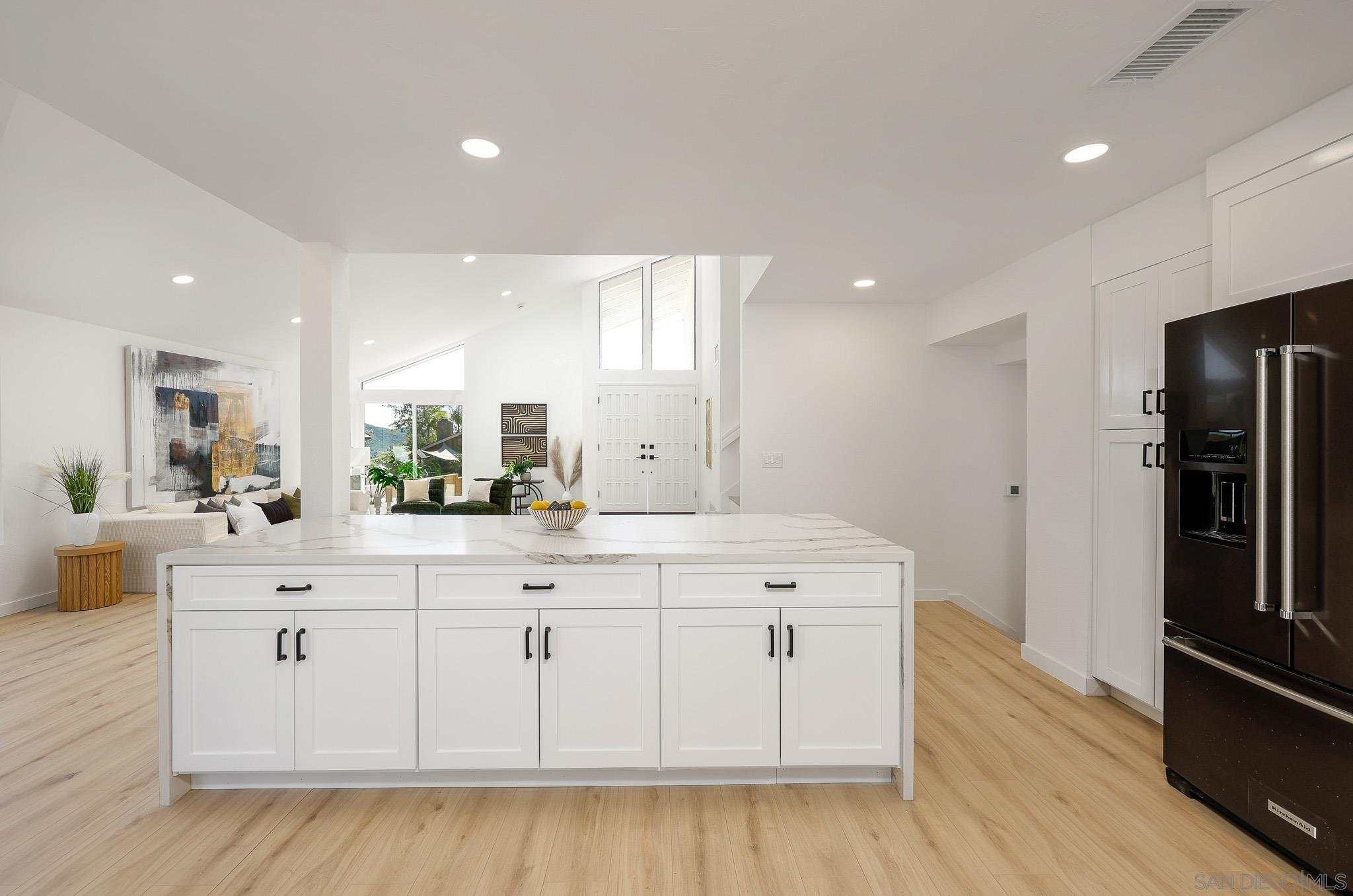 Detail Gallery Image 15 of 69 For 10720  Old Saybrook Dr, San Diego,  CA 92129 - 4 Beds | 2/1 Baths