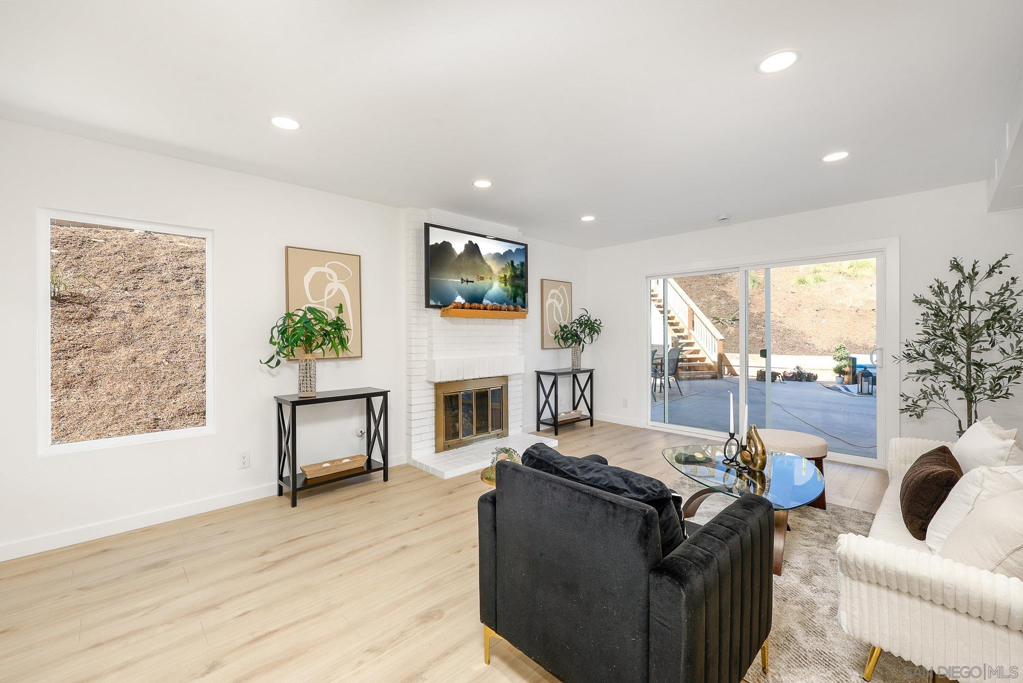 Detail Gallery Image 19 of 69 For 10720  Old Saybrook Dr, San Diego,  CA 92129 - 4 Beds | 2/1 Baths