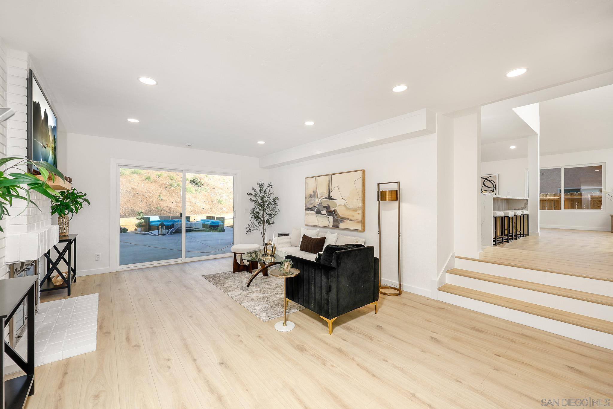 Detail Gallery Image 20 of 69 For 10720  Old Saybrook Dr, San Diego,  CA 92129 - 4 Beds | 2/1 Baths