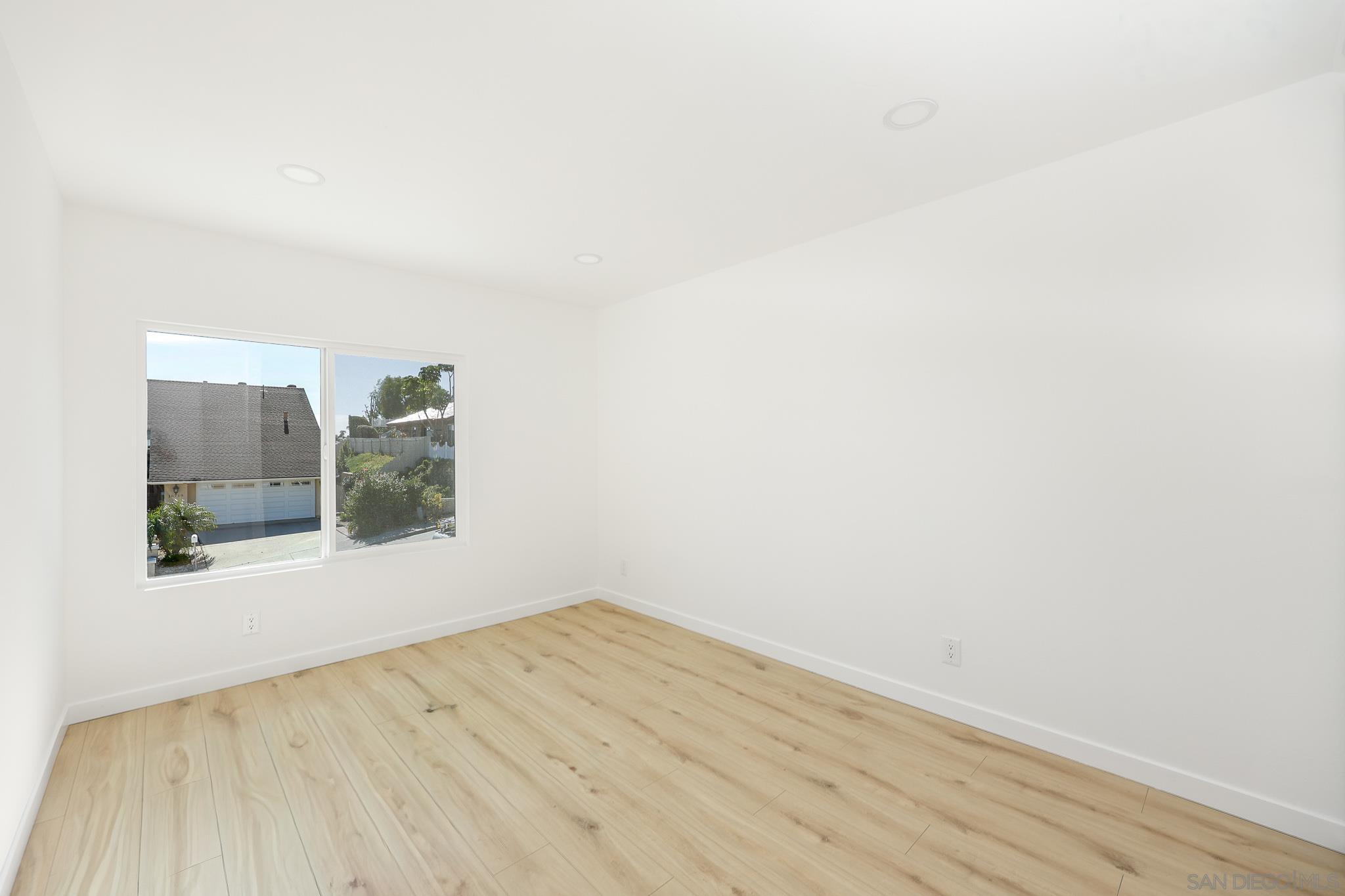 Detail Gallery Image 34 of 69 For 10720  Old Saybrook Dr, San Diego,  CA 92129 - 4 Beds | 2/1 Baths