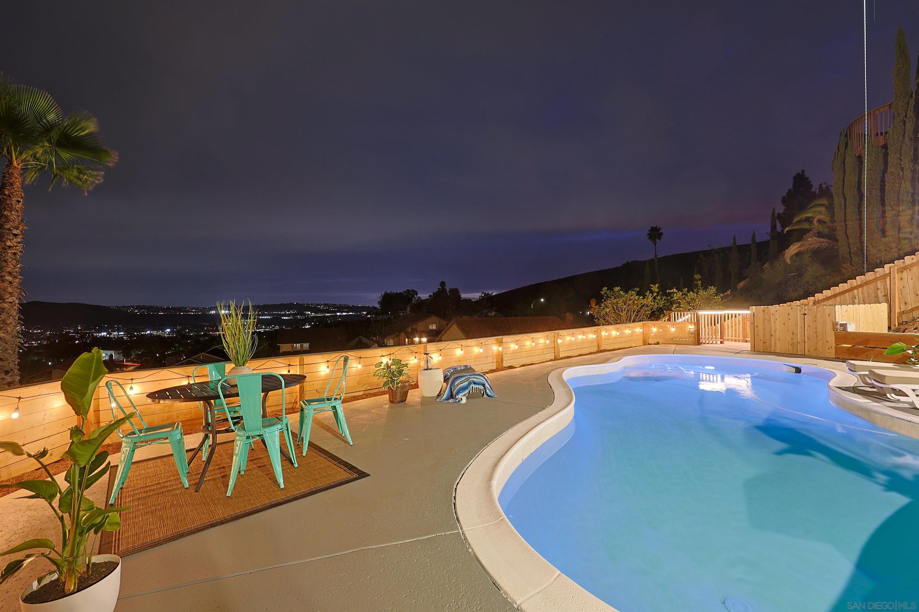 Detail Gallery Image 5 of 69 For 10720  Old Saybrook Dr, San Diego,  CA 92129 - 4 Beds | 2/1 Baths