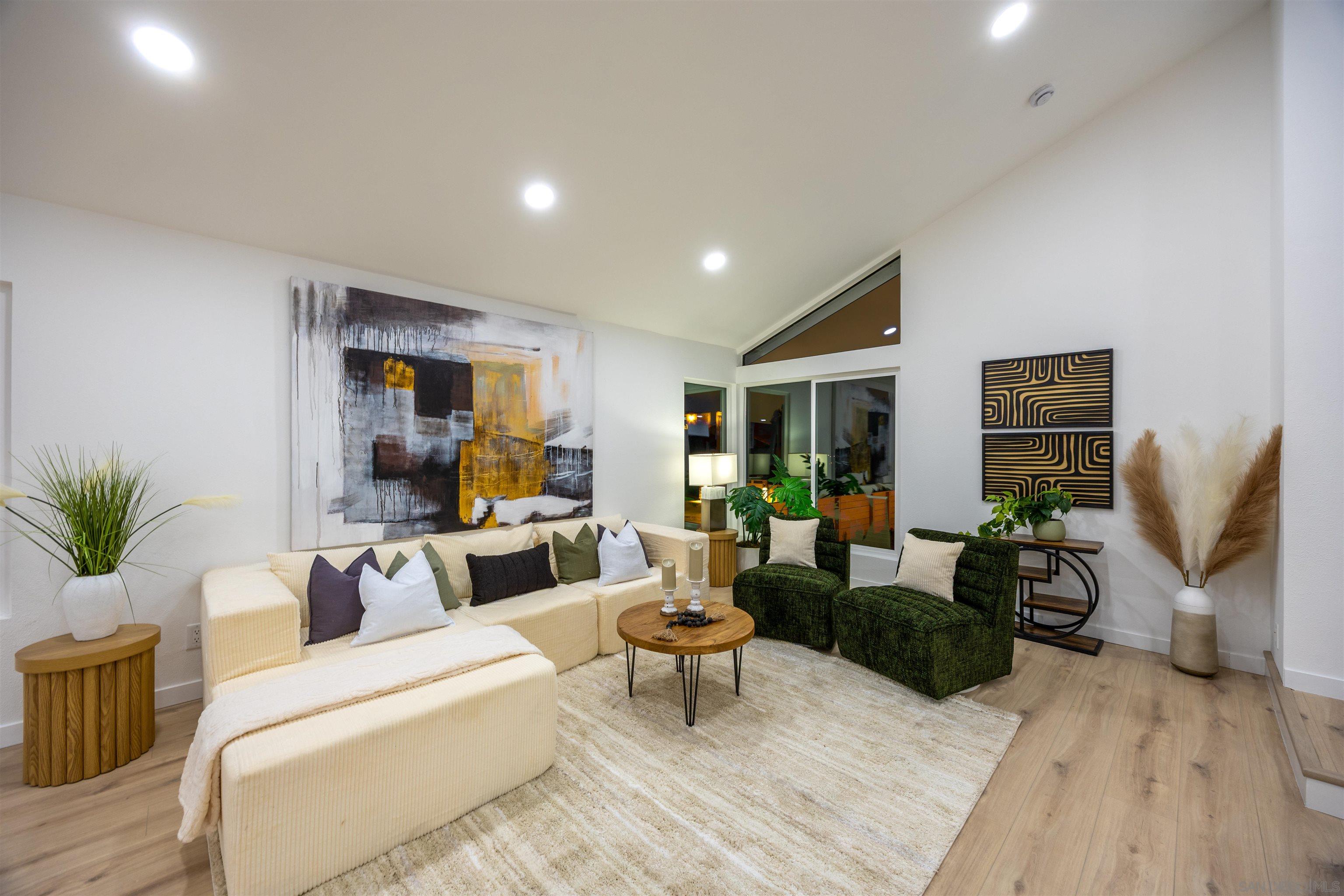 Detail Gallery Image 8 of 69 For 10720  Old Saybrook Dr, San Diego,  CA 92129 - 4 Beds | 2/1 Baths