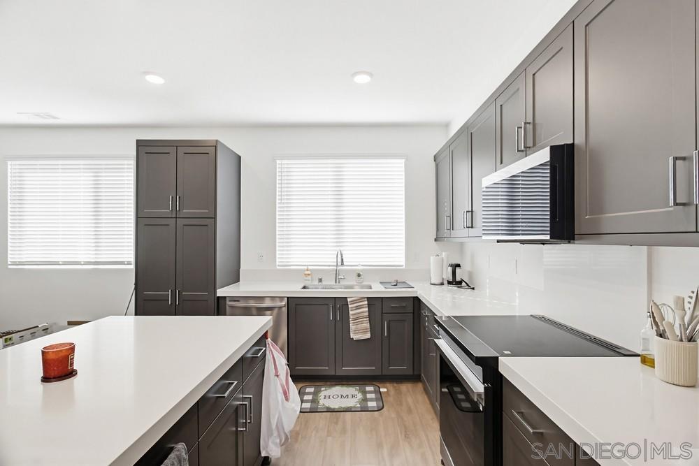 Detail Gallery Image 13 of 50 For 852  Makani St  #4,  Chula Vista,  CA 91911 - 3 Beds | 3 Baths