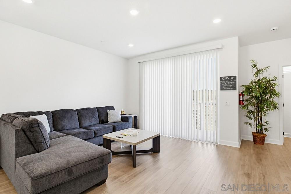 Detail Gallery Image 20 of 50 For 852  Makani St  #4,  Chula Vista,  CA 91911 - 3 Beds | 3 Baths