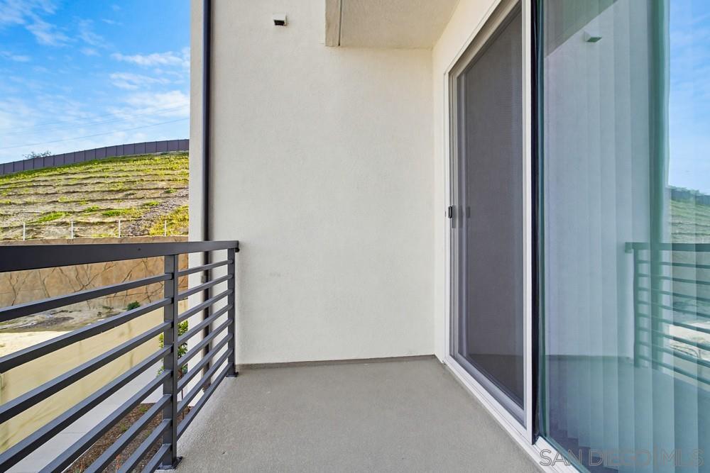 Detail Gallery Image 27 of 50 For 852  Makani St  #4,  Chula Vista,  CA 91911 - 3 Beds | 3 Baths