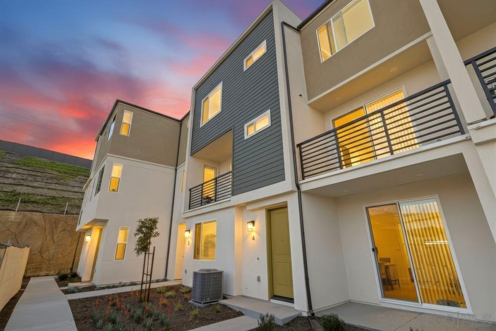 Detail Gallery Image 49 of 50 For 852  Makani St  #4,  Chula Vista,  CA 91911 - 3 Beds | 3 Baths