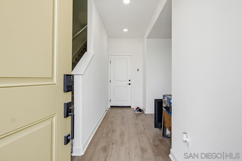 Detail Gallery Image 6 of 50 For 852  Makani St  #4,  Chula Vista,  CA 91911 - 3 Beds | 3 Baths