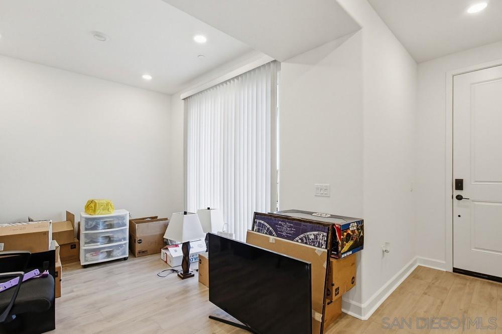 Detail Gallery Image 7 of 50 For 852  Makani St  #4,  Chula Vista,  CA 91911 - 3 Beds | 3 Baths