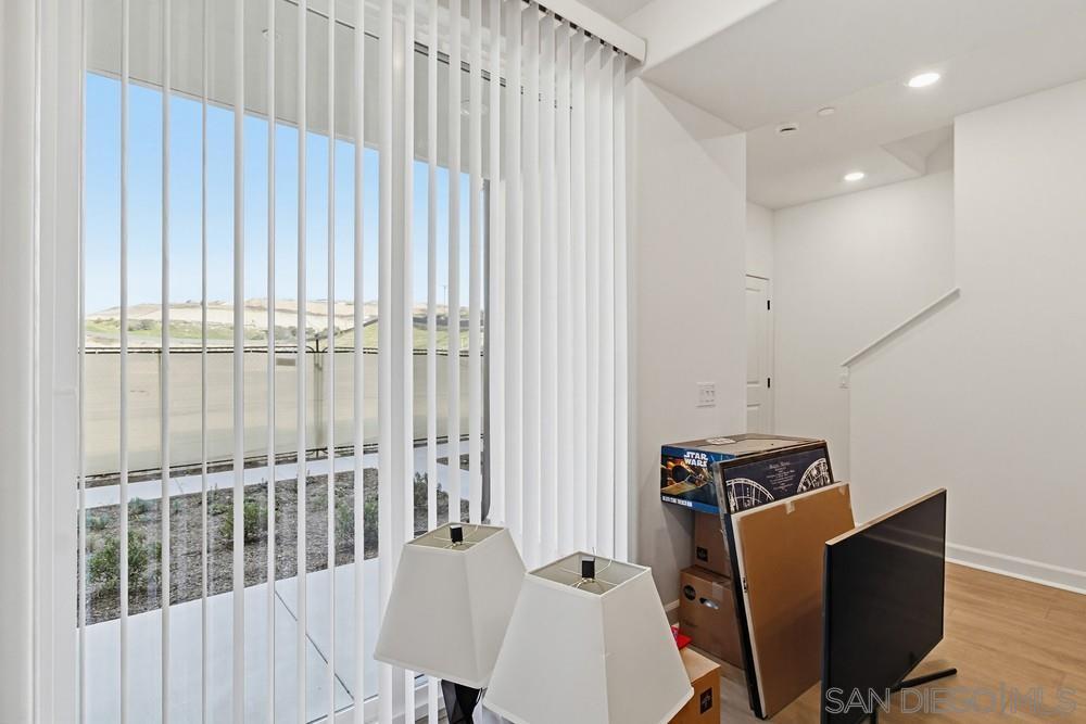 Detail Gallery Image 8 of 50 For 852  Makani St  #4,  Chula Vista,  CA 91911 - 3 Beds | 3 Baths